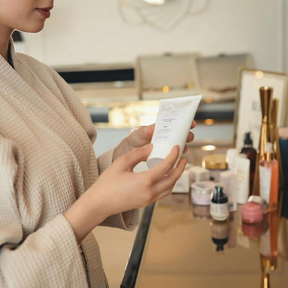 FLORÍNTO Coffee Facial Scrub – Gentle Exfoliating Face Scrub with Dead Sea Minerals, Apricot Kernel & Sweet Almond Oil – Removes Blackheads, Cleanses Pores & Revitalizes Skin – 120 g